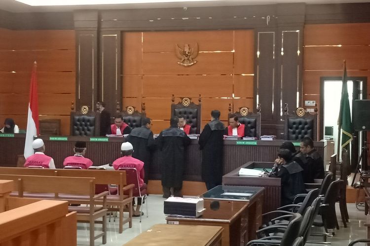 Suasana sidang korupsi dana KONI Padang, di PN Padang, Senin (18/7/2022(.