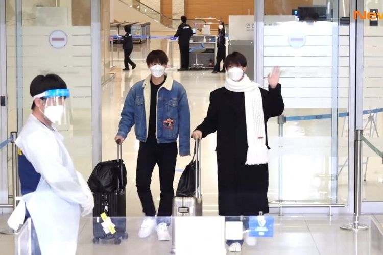Jun dan The8 SEVENTEEN tiba di Bandara Incheon