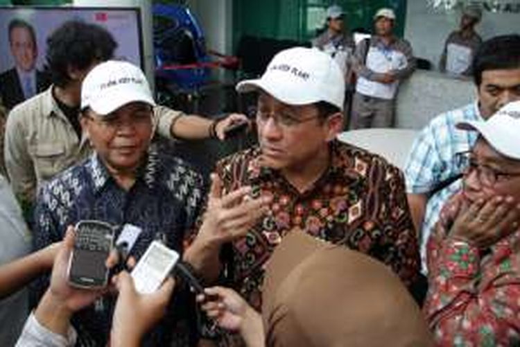 Pabrik perakitan Astra Daihatsu Motor (ADM) di Karawang, Jawa Barat, mendapat kunjungan spesial dari Ketua Dewan Perwakilan Daerah (DPD) Irman Gusman (tengah), Rabu (24/8/2016).  