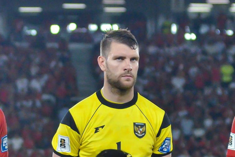 Maarten Paes Konsisten di Ajax, Modal Jadi Kiper No 1 Timnas Indonesia