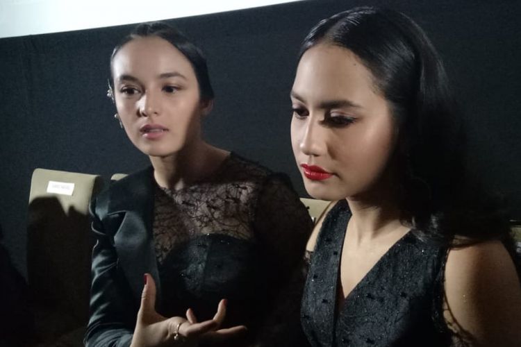 Chelsea Islan dan Pevita Pearce saat ditemui dalam acara jumpa pers dan screening film Sebelum Iblis Menjemput, di XXI Plaza Indonesia, Jakarta Pusat, Jumat (3/8/2018),