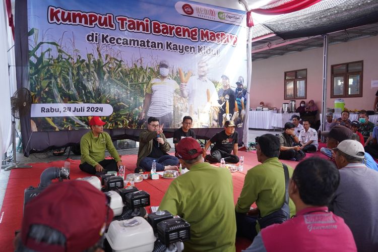 Pemerintah Kabupaten (Pemkab) Kediri menggelar Farm Field Day (FFD) Parade Jagung Kediri 2024.
