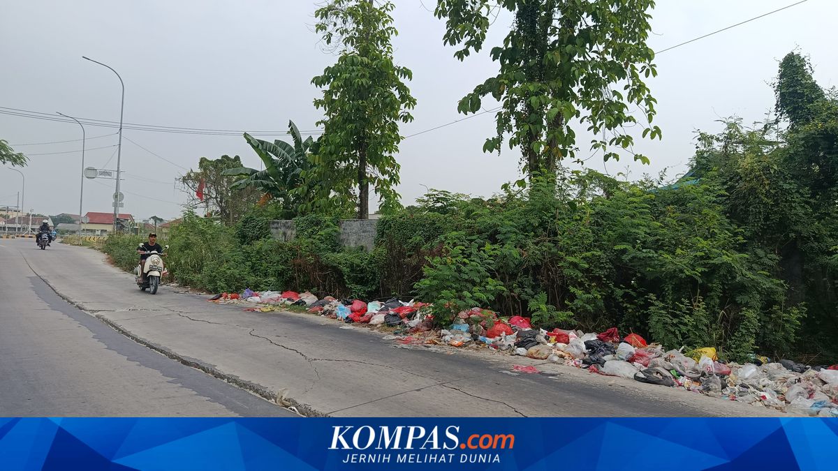 Sudah Berkali-kali Dibersihkan, Sampah Liar di Sisi Tol Gabus Bekasi Selalu Menumpuk Lagi