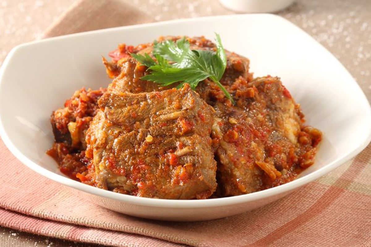 Ilsutrasi rica-rica daging.