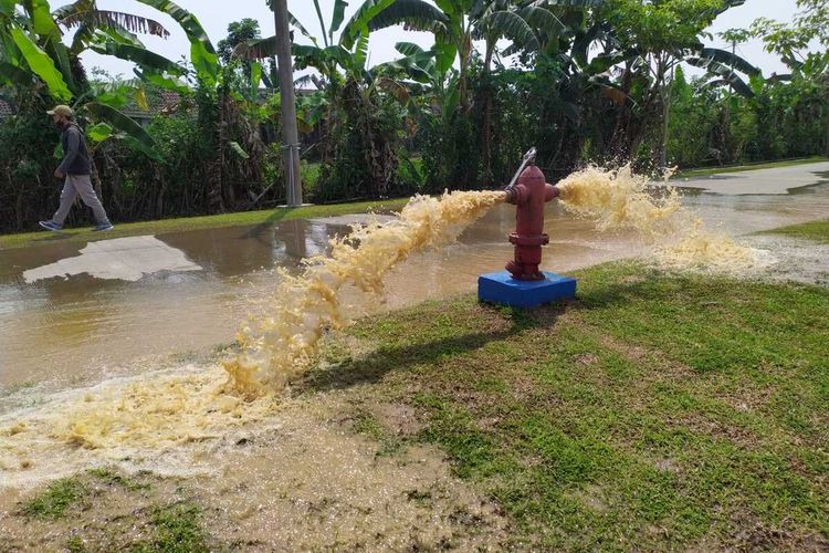 Air PDAM di Perumahan Permata Mutiara Maja, Kabupaten Lebak keruh sejak Jumat 22 Juli 2022.