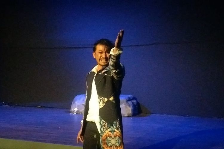 Rio Dewanto dalam pementasan bertajuk Musikalisasi Sastra, Monolog Para Romeo yang digelar di Galeri Indonesia Kaya, Thamrin, Jakarta Pusat, Sabtu (21/12/2019).