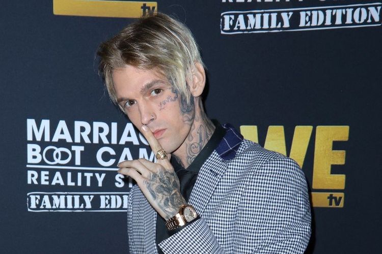 Penyanyi Aaron Carter meninggal dunia pada 5 November 2022. Dia ditemukan tak bernyawa di rumahnya di Lancaster, California. Foto ini diambil ketika Aaron Carter menghadiri pemutaran film Marriage Boot Camp di SkyBar di Mondrian, Los Angeles, pada 10 Oktober 2019.