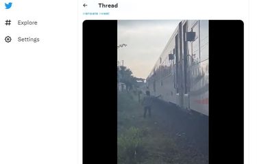 Viral, pemuda diduga sengaja mencoret-coret bodi kereta api di dekat Stasiun Cimahi.