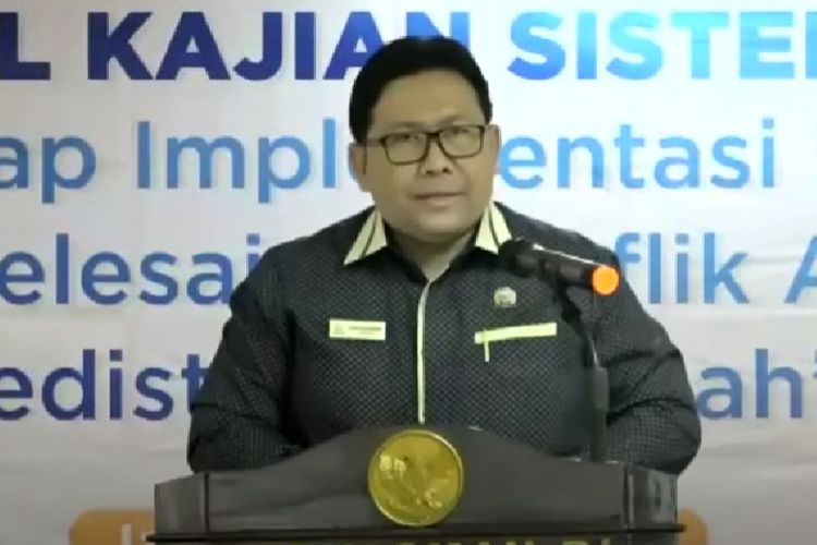 Anggota Ombudsman Dadan S Suharmawijaya di Kantor Ombudsman RI, Jakarta Selatan, Selasa (7/6/2022).