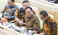 Rapat bersama Komisi II, Mendagri Paparkan Kinerja Anggaran Kemendagri yang Tetap Optimal di Tengah Efisiensi