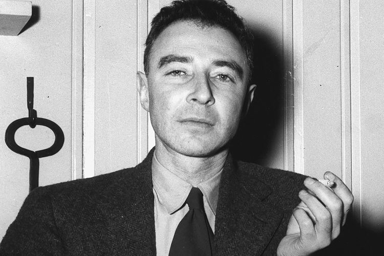 Potret Robert Oppenheimer (history.co.uk)