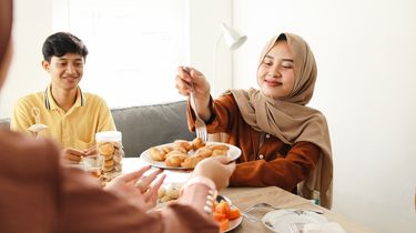 Prinsip 3C Saat Puasa: Cara Atur Kalori, Jenis Makanan, dan Jadwal Makan