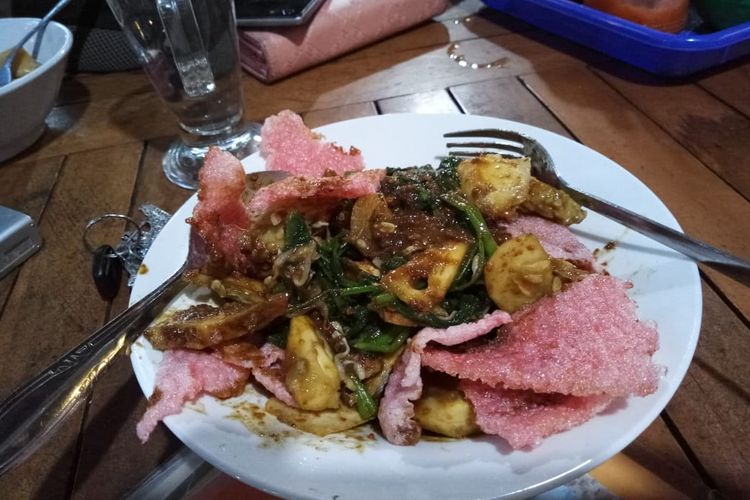 Rujak Cingur di Warung Mbak Yayuk Wonogiri