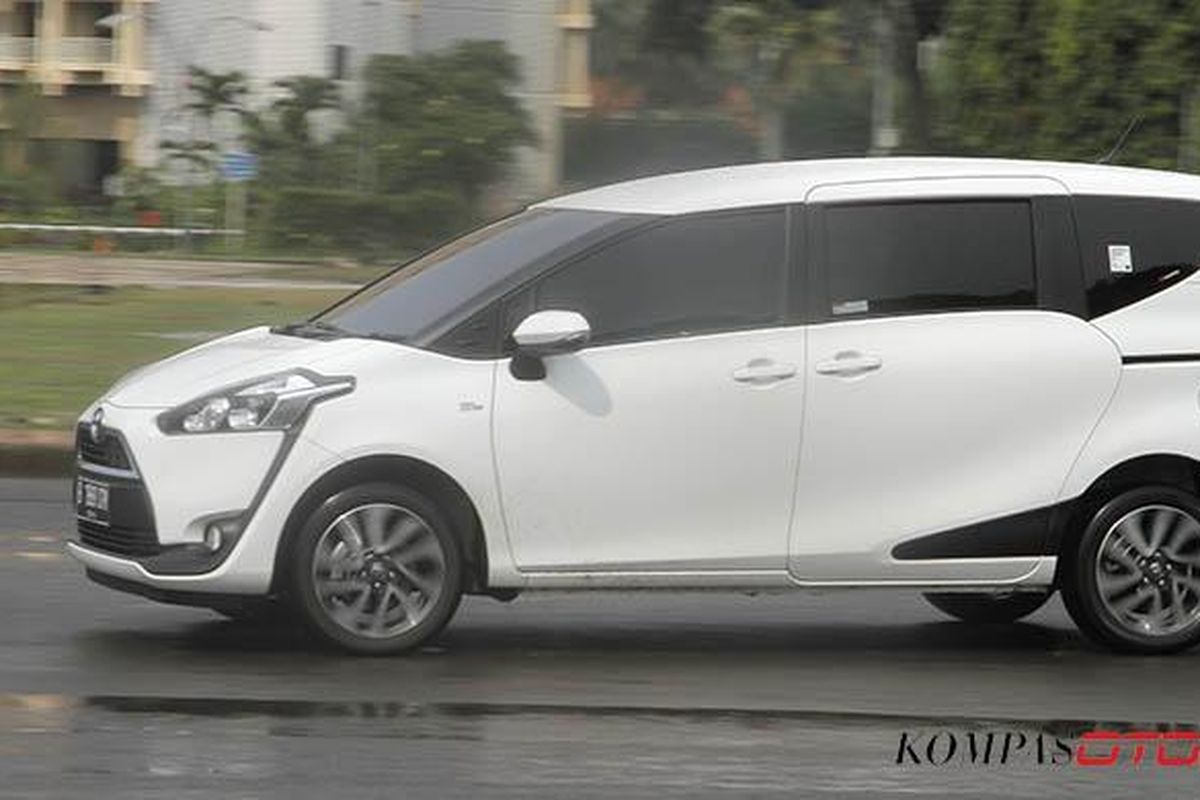 New Toyota Sienta