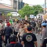 Terjadi Aksi Lempar Batu, Demo Mahasiswa Papua di Bali Berujung Bentrok dengan Ormas PGN 