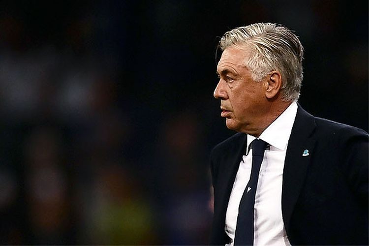 Ekpressi pelatih Napoli, Carlo Ancelotti, saat tim asuhannya melawan Sampdoria dalam laga lanjutan Liga Italia 2018-2019 di Stadion Luigi Ferraris, Genoa, pada 2 September 2018.