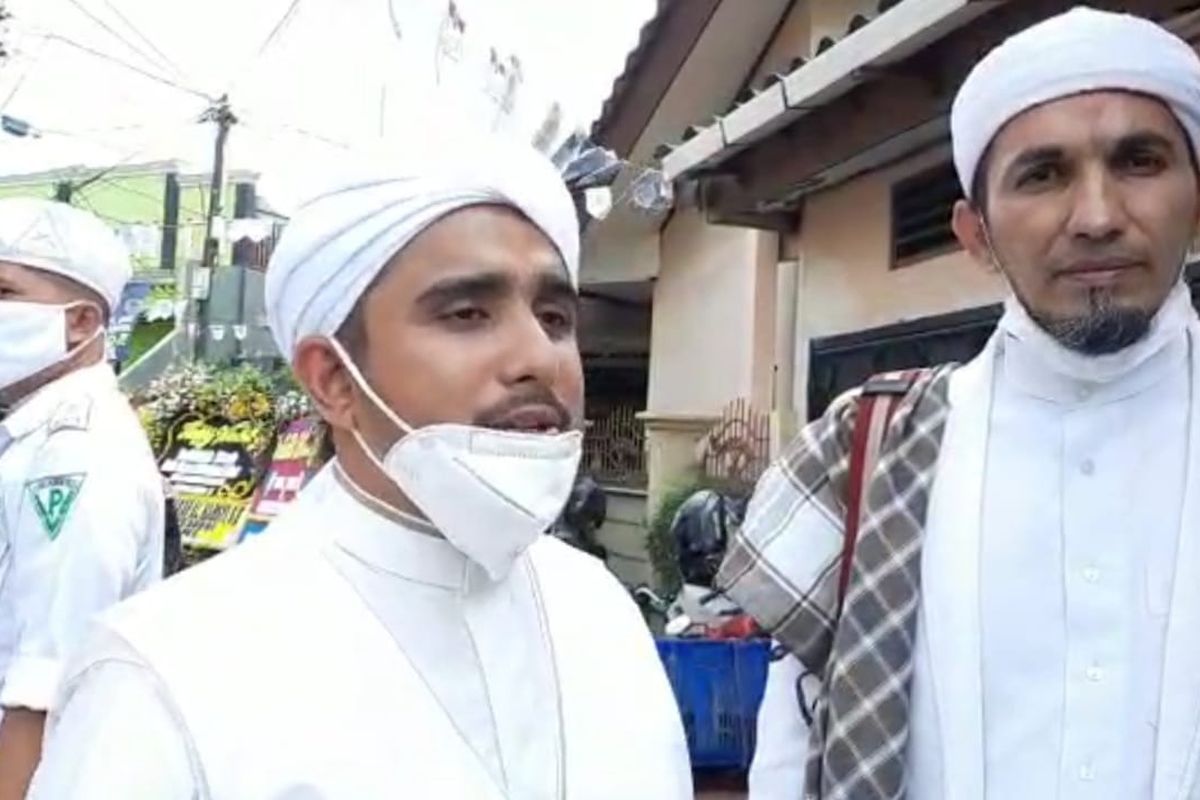 Menantu Rizieq Shihab, Hanif Alatas saat ditemui wartawan di kawasan Jalan Petamburan III, Tanah Abang, Jakarta Pusat, Minggu (15/11/2020)