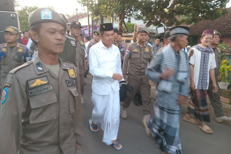 KDM Shalat Id di Kota Banjar, Bagikan 1.661 Paket Daging kepada Warga Desa Mekarharja