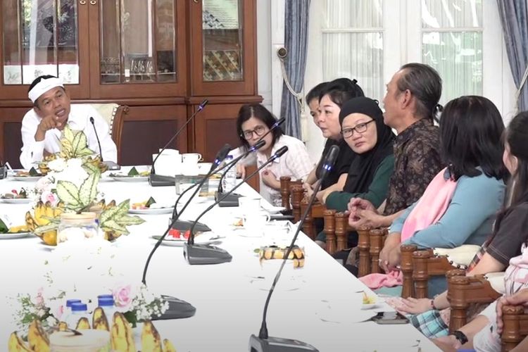 Dedi Mulyadi Janji Bantu Eks Pemain Sirkus OCI Temukan Keluarga Mereka