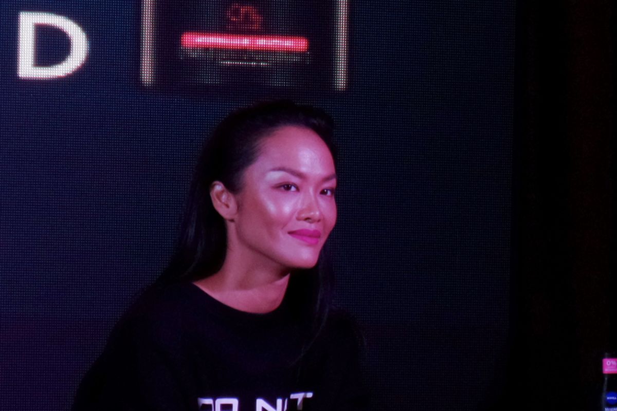 Model Kelly Tandiono dalam acara peluncuran Nivea MicellAIR Skin Breathe Xpert di Sheraton Grand Jakarta Gandaria City Hotel, Jumat (16/11/2018).