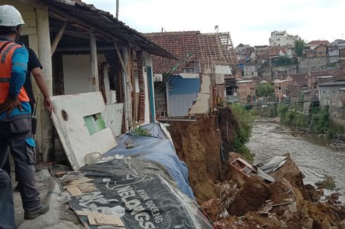 6 Rumah di Sempadan Sungai Brantas di Kota Malang Ambrol