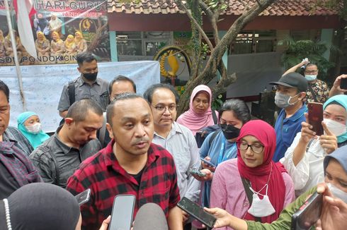 Giring Ganesha Pilu Dengar Kabar Murid SDN Pondok Cina 1 Terpaksa Belajar di Lapangan