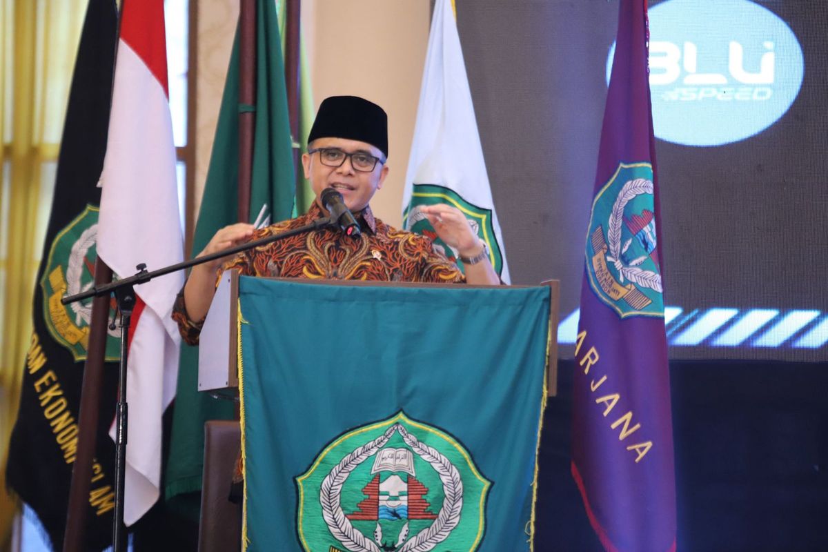 Menteri Pendayagunaan Aparatur Negara dan Reformasi Birokrasi (Menpan RB) Abdullah Azwar Anas menghadiri Wisuda Sarjana, Magister, dan Doktor XXVIII Institut Agama Islam Negeri (IAIN) Syekh Nurjati Cirebon, di Jawa Barat, Senin (4/3/2024). 
