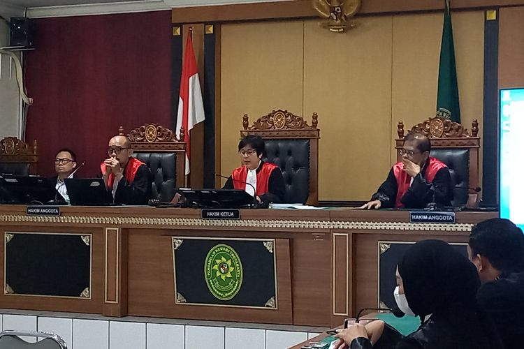 Banding Ditolak dan Tetap Dihukum 6 Tahun Penjara, Eks Bupati Sleman Sri Purnomo Pastikan Kasasi