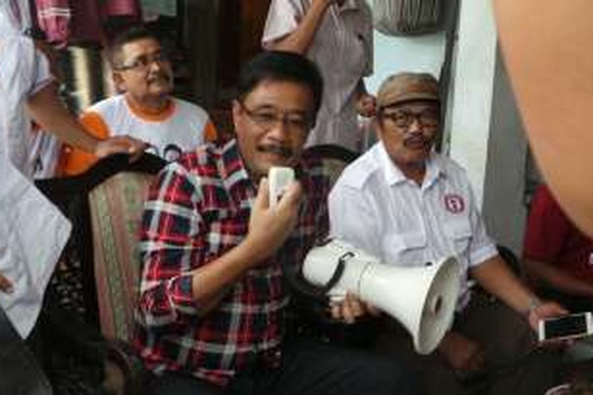 Calon wakil gubernur DKI Jakarta, Djarot Saiful Hidayat, saat berkampanye ke Kedoya Utara, Jakarta Barat, Selasa (1/11/2016).