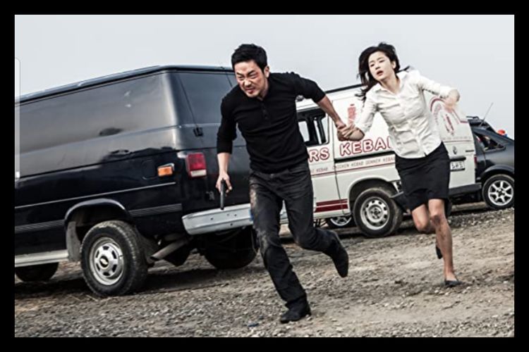 Ha Jung Woo dan Jun Ji Hyun dalam film The Berlin Life (2013)