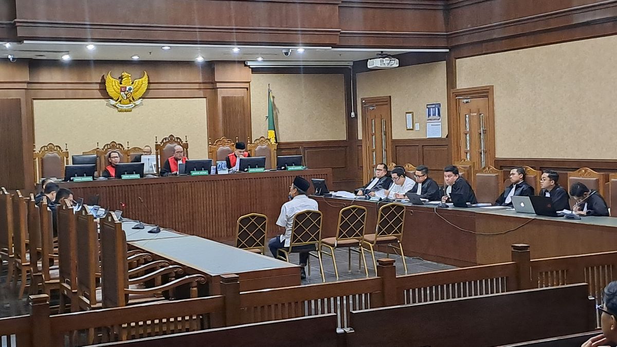 Customs Trial: Ahmad Dedi Claims He Was Unaware the Goodie Bag from Orlando Contained Money