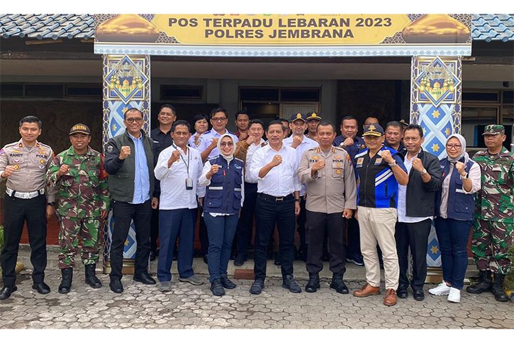 ASDP berkoordinasi dengan BPTD dan mitra lain untuk mengatasi antrean kendaraan di dalam pelabuhan lintas Ketapang-Gilimanuk.