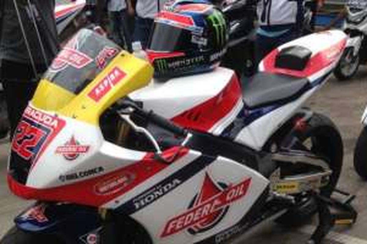 Honda CBR600 replika motor Sam Lowes di Moto2