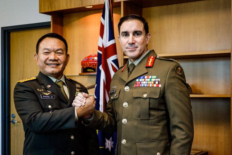 KSAD Jenderal Dudung Abdurachman bertemu KSAD Australia Letjen Simon Stuart di Markas Besar Angkatan Darat Australia, Canberra, Senin (10/10/2022).
