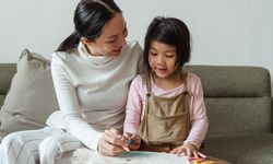 Kartini Modern Bukan Sekadar Kuat, Ini Cara Mendidik Anak Perempuan Tangguh