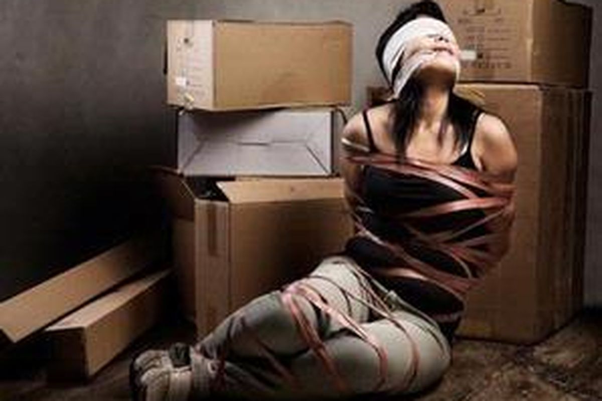 Banyak kasus kekerasan terhadap perempuan yang dibiarkan mengambang, tanpa penyelesaian yang berarti.