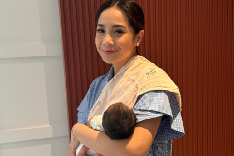 Nagita Slavina: Menyusui Itu Perjuangan