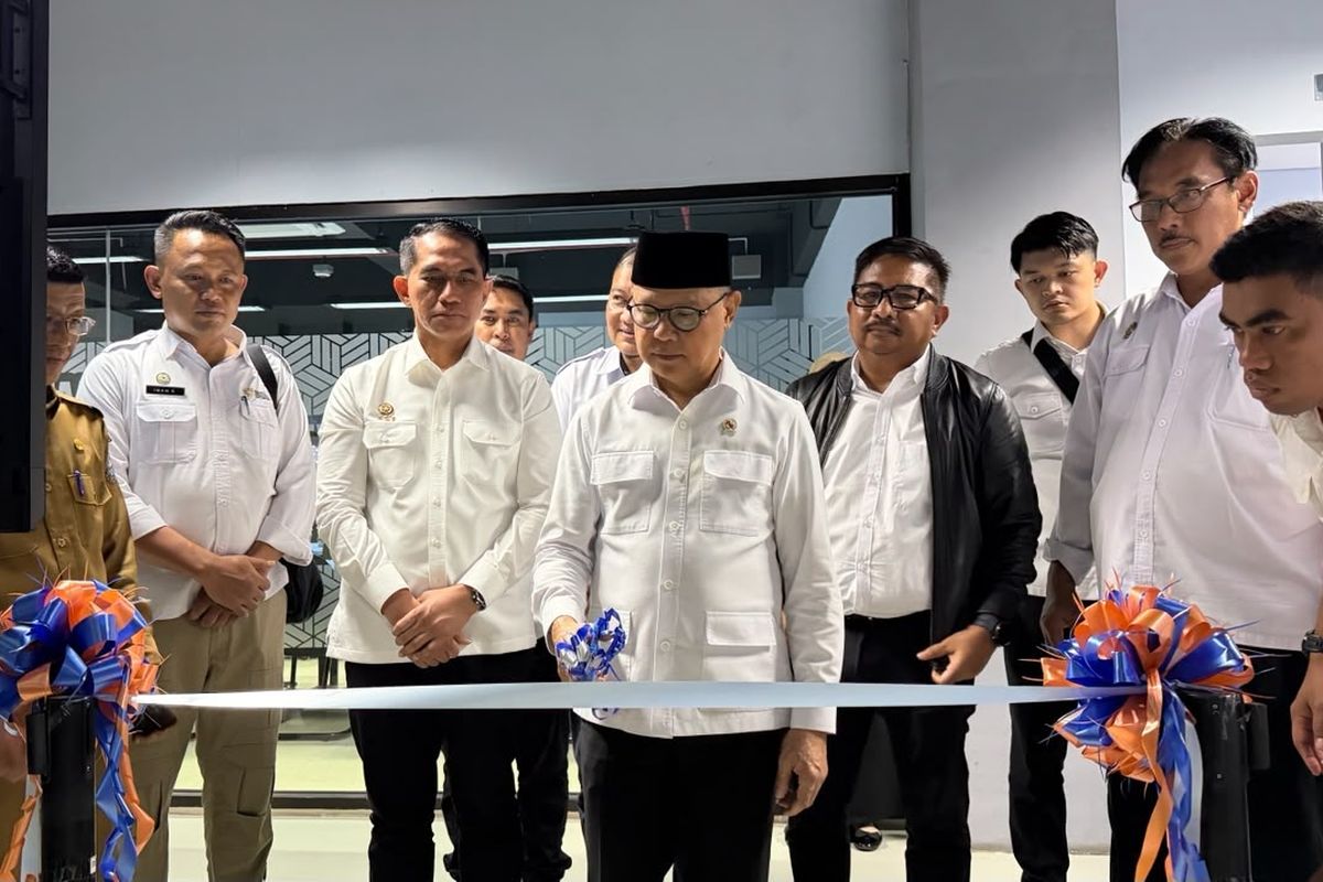 Menteri Perlindungan Pekerja Migran Indonesia (P2MI) Mukhtarudin dalam peresmian Migran Center di Politeknik Negeri Batam (Polibatam), Kepulauan Riau, Senin (8/6/2026).