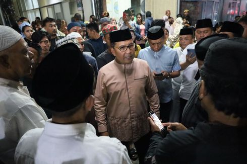 Masjid di Makassar yang Kubahnya Ambruk Ditutup Sementara, Kegiatan Ibadah Dialihkan ke Tenda
