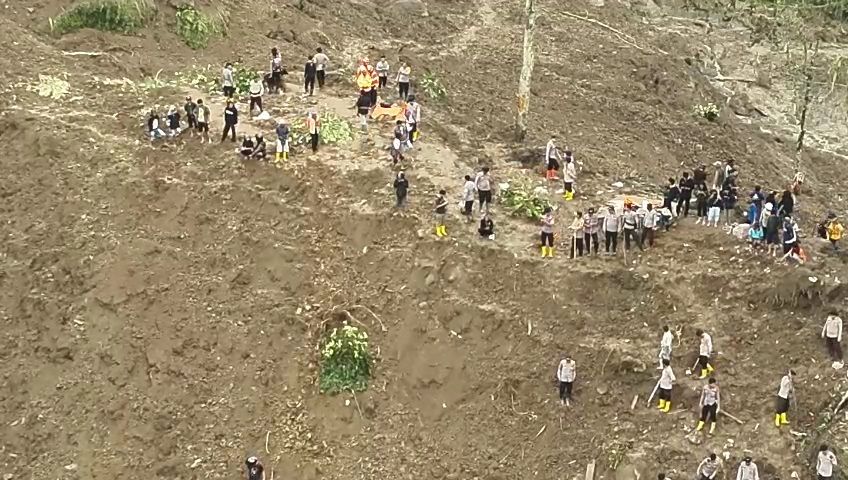 Bantuan Korban Longsor Tana Toraja Mulai Mengalir