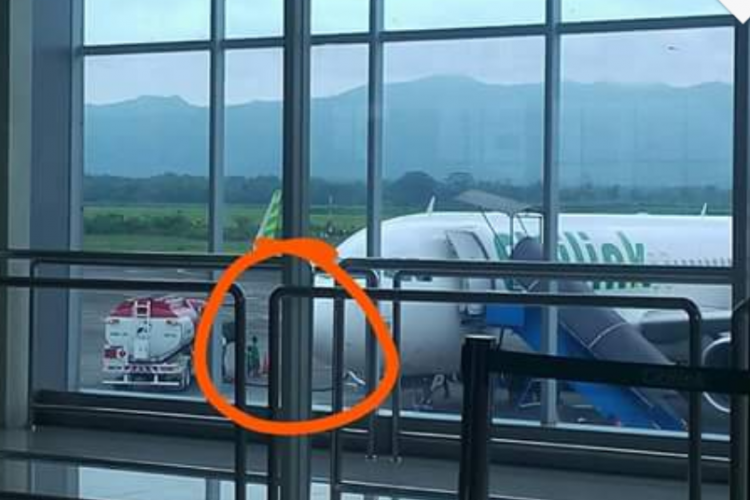 Dua anak kecil kedapatan berada berada area apron Bandara Abdulrachman Saleh, Pakis, Kabupaten Malang sekitar dua hari yang lalu