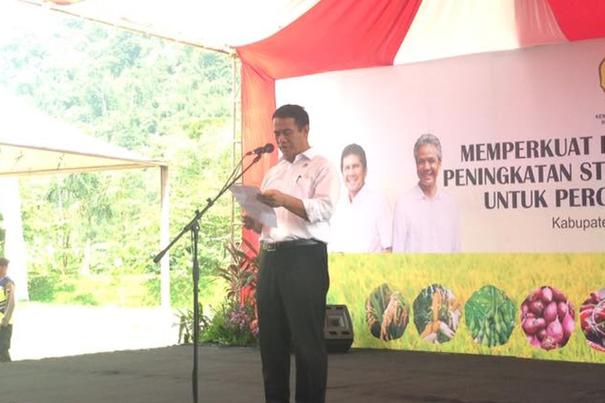 Menteri Pertanian Andi Amran Sulaiman saat memberikan Sambutan dalam Acara Pemberian hasil SKPD PPL di Ungaran, Jawa Tengah 