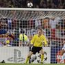 Sejarah Hari Ini, Gol Sundulan Messi Jebol Gawang Manchester United 