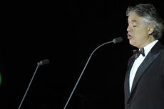 Andrea Bocelli Disebut Akan Menyanyi di Pelantikan Donald Trump