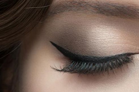 Pakai Eyeliner dan Maskara Tingkatkan Risiko Infeksi, Begini Baiknya