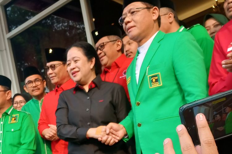 Ketua DPP PDI-P Puan Maharani (baju hitam) usai melakukan pertemuan dengan Plt Ketua Umum DPP PPP Mardiono di Kantor DPP PPP, Menteng, Jakarta Pusat, Senin (29/5/2023)