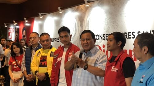 Prabowo Ingin Gibran Tetap di PDI-P