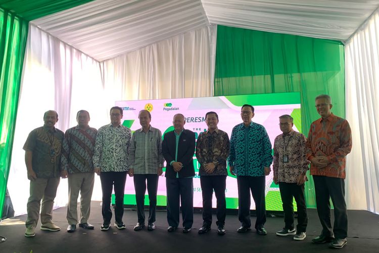 Universitas Negeri Jakarta (UNJ) dan PT Pegadaian meresmikan The Gade Creative Lounge (TGCL) UNJ yang merupakan program Corporate Social Responsibility (CSR) PT Pegadaian kepada UNJ.