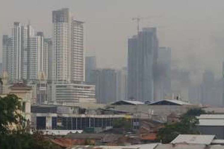 Apartemen Cosa Domaine di Jakarta Pusat terbakar, Senin (7/11/2016).