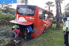 Bus Lion Air Terperosok di Bandara Soekarno-Hatta